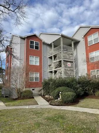 Sunset SeakerSoundfront Condo w/Pool)