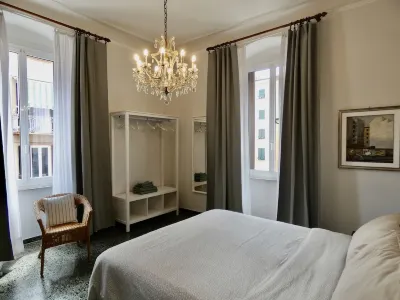 House Ilda city center 5 minutes from the station and 10 minutes ferries 5 TERRE Hotel a 