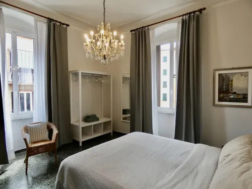 House Ilda city center 5 minutes from the station and 10 minutes ferries 5 TERRE