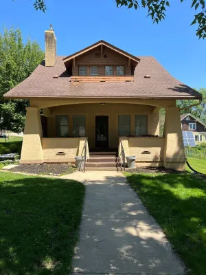Renovated charmer in the heart of Decorah’s Park District Hotels near Decorah Dog Park