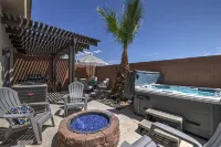 *Desert Escape- With a Private Hottub & Firepit*