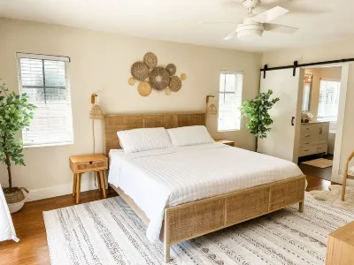 Boho Chic Home With Heated Pool in Jupiter! Jonathan Dickinson State Park Observation Tower 주변 호텔
