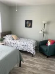 Affordable and family friendly. Cozy, oasis by the beaches🏖️☀️ Condo with pool! Hotels in 