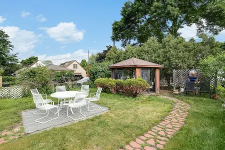 Charming Mid-Century Modern Eco-Friendly Home