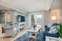Walk to Town, Riverfront Retreat & Beach Pass