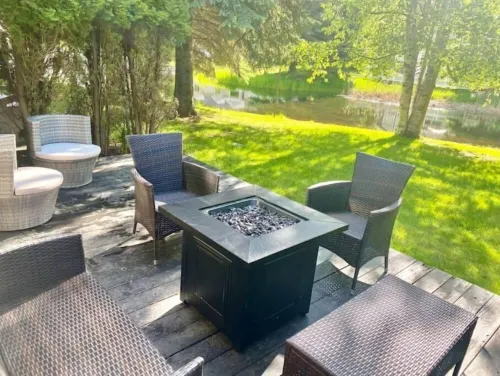 Townhouse in Private Lakeside Community