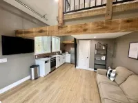 Tucked Away Treehouse- on the KY Bourbon Trail