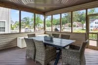 Cottage on the Canal minutes from Ocean City, Assateague Island and Ocean Downs