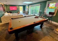 In-town 5 Bedroom Victorian With Heated Pool