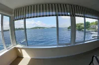 Lakefront living on the 4MM - Best views on the Lake!