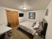 Cozy home in the heart of Lake Ann Village! Hotels in Almira Township