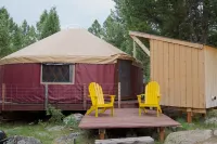 Yurt Next to Clarks Fork of the Yellowstone River, 30 Minutes from Yellowstone