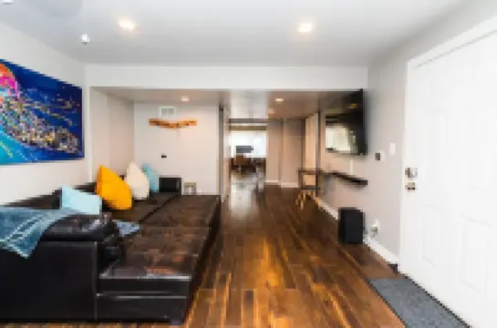 High tech 1BR Condo with Basement Lounge