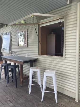 Harry's Cottage Red Hill