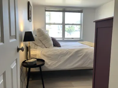Oceanblock & Downtown Bethany - 1 bed/1.5 bathroom with Outdoor Space and Grill