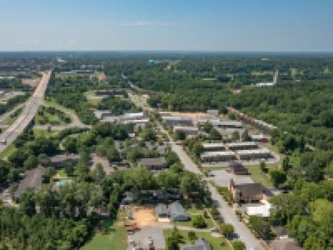 Park Street Dream in Downtown Northport, 2.5 Miles from U of A Stadium Hotels in Northport