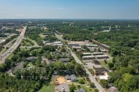 Park Street Dream in Downtown Northport, 2.5 Miles from U of A Stadium