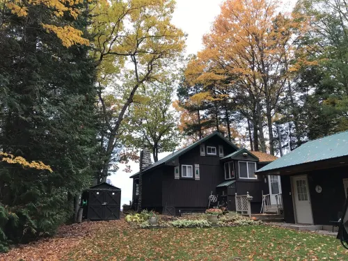 Cozy Cabin on Black Lake with a great view, 5 minutes to Black Mountain rec area