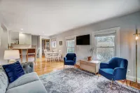 The Meeker House Charming 3/4 Bedroom Home w/ Hot Tub Hotels in Bowling Green