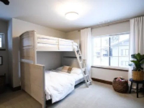 THE MCCALL HIDEAWAY - Cozy Downtown Retreat Hotels in McCall