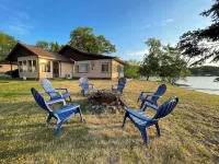 New Listing! The “Looney Bin” Four Season Cozy Lakefront Cabin on Nelson Lake Hotel a Lenroot