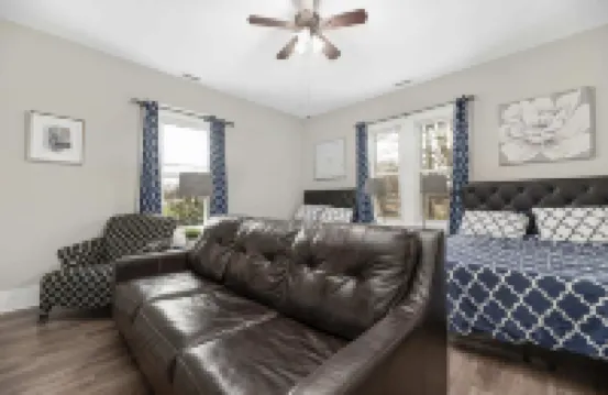 Historic Charm Meets Modern Comfort — Central Mooresville Apt. A, Walkable Area