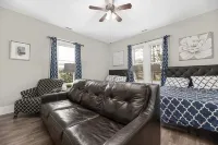 Luxury Apartment in Central Mooresville Apt. A