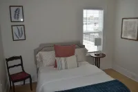 Experience the charm of Wausau, Wisconsin in this Historic Upper-Level Apartment Hôtels à proximité de : The Center for the Visual Arts