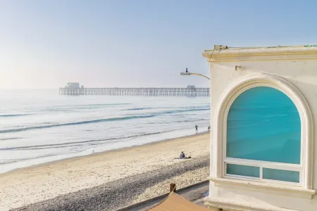 On the sand! Cozy spot with pets welcome!