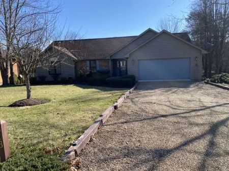 A Den for all four seasons, visit the Bear's Den and create lasting memories. Отели в г. Массанаттен