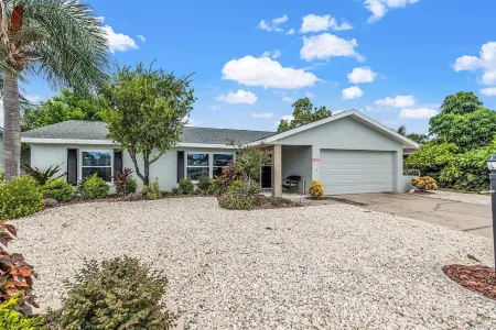 Water Front Home Island Paradise, come explore true tranquility. Отели в г. Apollo Beach