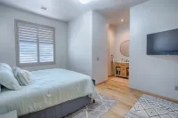 Luxury Style Cabin New Build Vacation Home 4 Acres