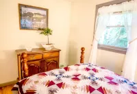 Cozy Creekside Chalet centrally located near 4 ski resorts