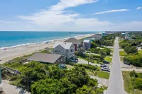 The ultimate OCEANFRONT bungalow close to everything