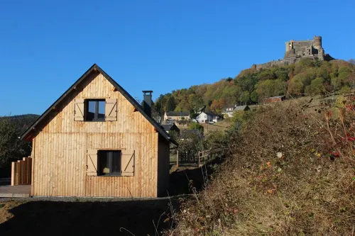 Chalet "le pradou" Free Wifi, Heating Included Hotels in Murol