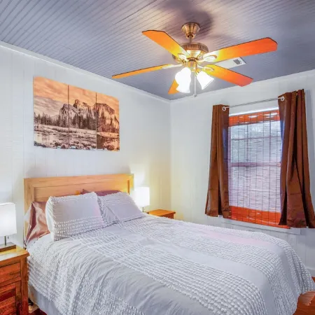 El Castell on the Llano River [Cabins C + D]