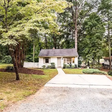 UNC Cottage- near Univ/Hospital, YMCA, Franklin St