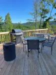 New Cabin with many amenities! Trail systems. Sleeps 8! Royal blue brimstone