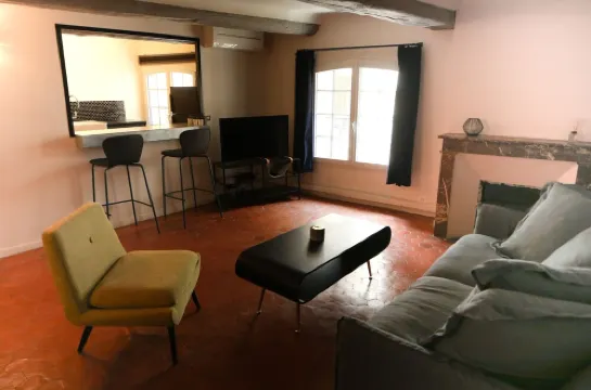 House Alberta Superb T2 in the city center