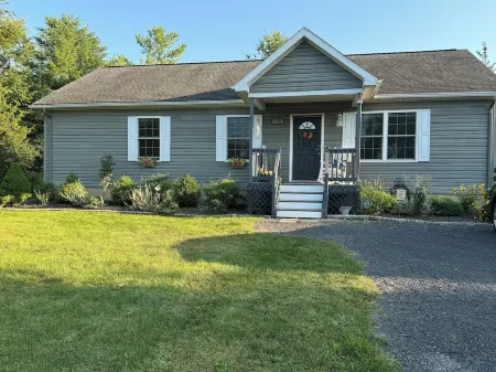 Charming Cottage in Private Lake Community (Pet-Friendly