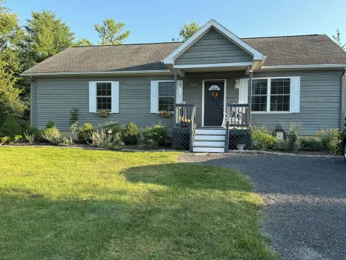 Charming Cottage in Private Lake Community (Pet-Friendly