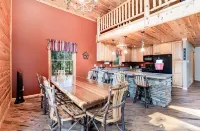 Cabin near Leota Trails