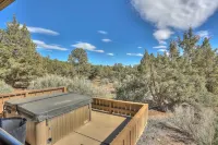 Cabin at Brasada Ranch Resort/ 2 Master BD/2.5Ba  w/golf course Views & Hot Tub