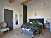 Charming house classified 4 stars in Luberon Protected Natural Regional Park Hotels in Roussillon