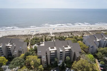Oceanfront Bliss: 2BR/3rd Floor Condo with Pool & Beach Access in Palmetto Dunes