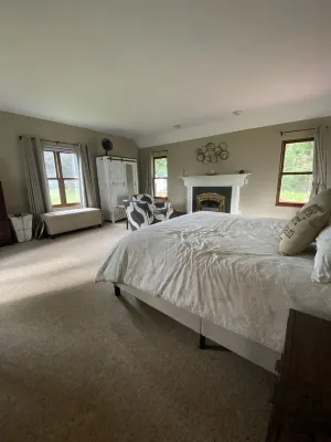 Quiet retreat walking distance to Downtown