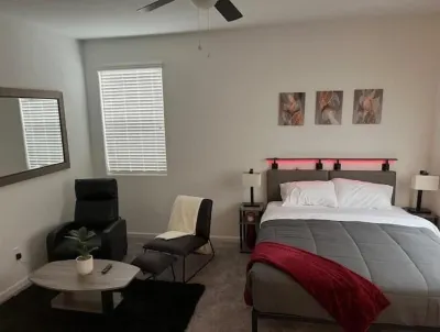 Cozy Suites in a New House! Hotel dekat Quality art Murals