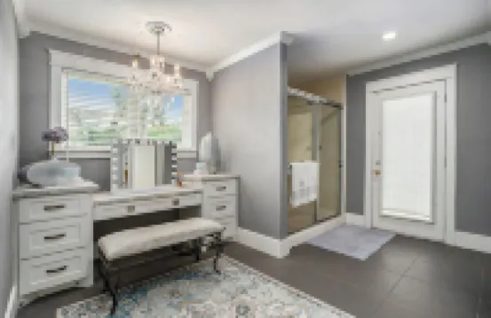 SPEND YOUR SPRING BREAK IN A HOT TUB/HEATED POOL on the ISLAND!