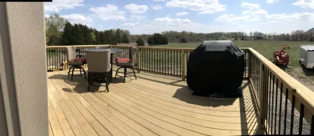 Custom Carriage House, country setting, minutes from Village of Saugerties Отели рядом с достопримечательностью «Napping Horse Farm»