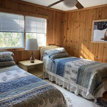 Wolf Ridge Retreat. Comfortable, peaceful retreat in the Blue Ridge Mountains